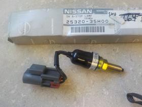 UNICARRIERS STOP LIGHT BRAKE SWITCH