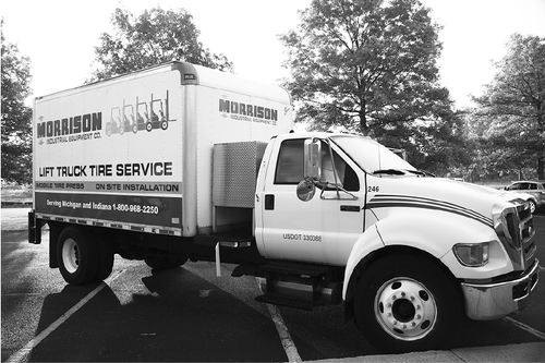 Mobile Tire Press Truck