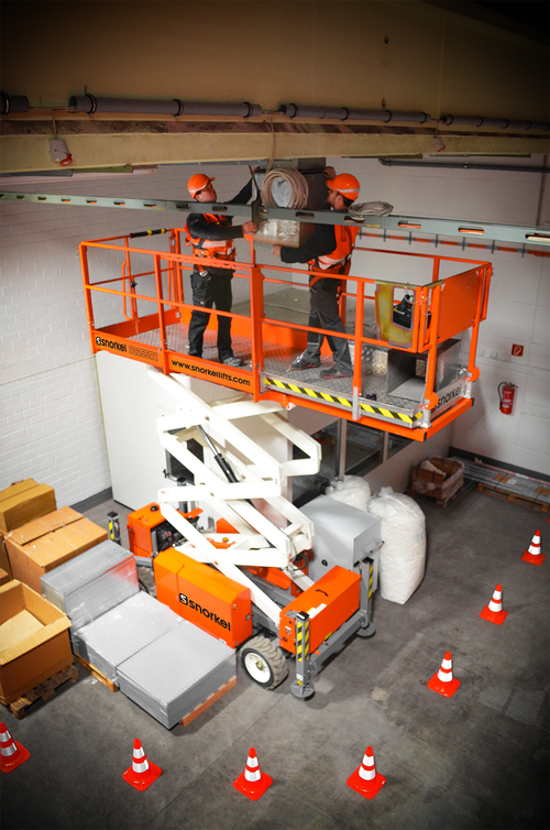 Snorkel® S2255RT / S2755RT Narrow Rough Terrain Scissor Lift, 925 and