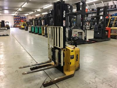 2010 YALE MSW040SF:Electric Forklift - Walkie Stacker