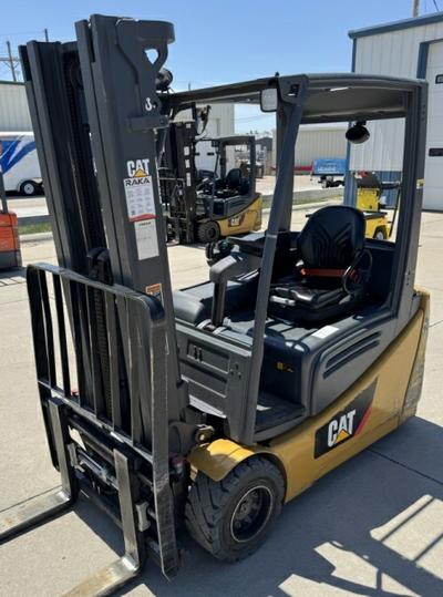 2020 CATERPILLAR 2ET4000:Electric Forklift - Counterbalance