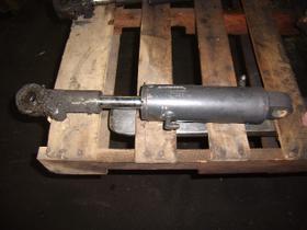 CATERPILLAR RH Tilt cylinder