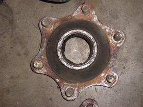 CATERPILLAR USED STEER HUB