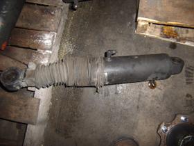CATERPILLAR TILT CYLINDER