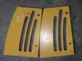 CATERPILLAR RH HAND BATTERY PLATE