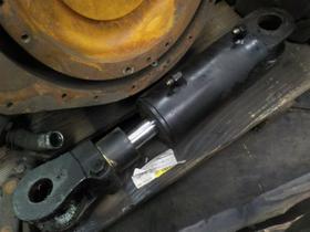 CATERPILLAR Used LH Tilt Cylinder