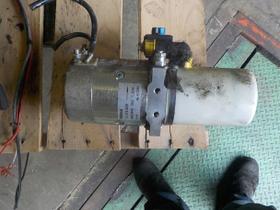 CROWN USED HYDRAULIC MOTOR