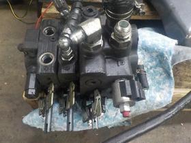 MITSUBISHI USED HYDRAULIC CONTROL VALVE