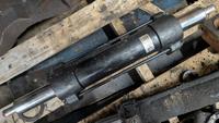 Caterpillar Used Steer Cylinder photo