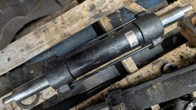 CATERPILLAR Used Steer Cylinder