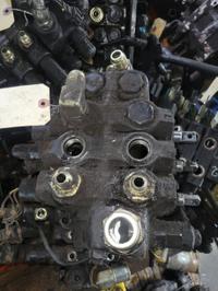 Caterpillar Used 3 Spool Hydraulic Control Valve photo